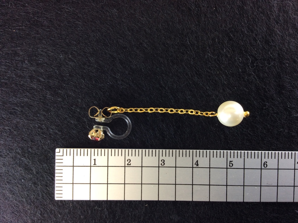 スワロフスキーのフェイクピアス【B】