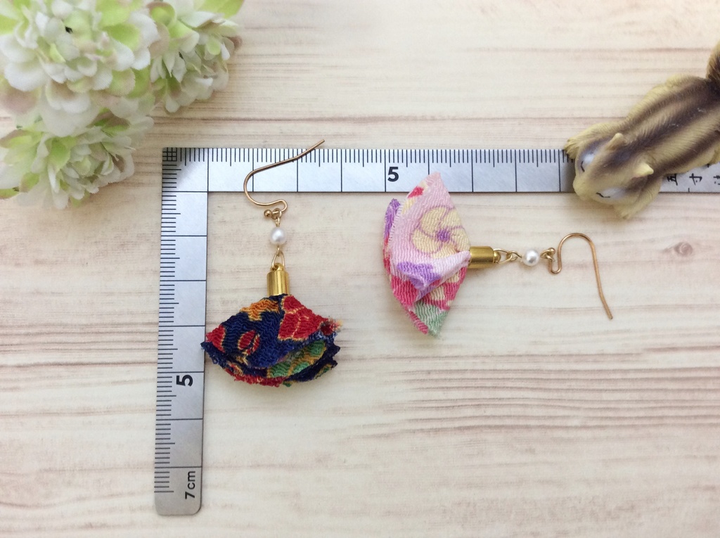 【紅】ちりめんタッセルのピアス*イヤリング