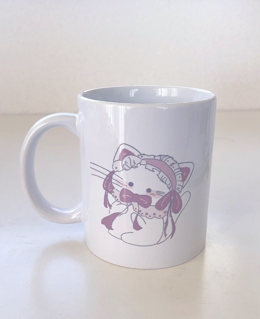 おめかしにゃんこのマグカップ