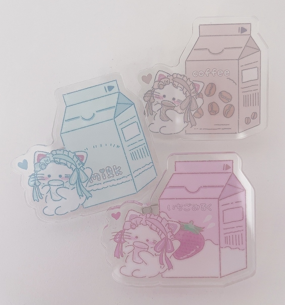 おめかしにゃんこといちごミルク アクリルバッジ