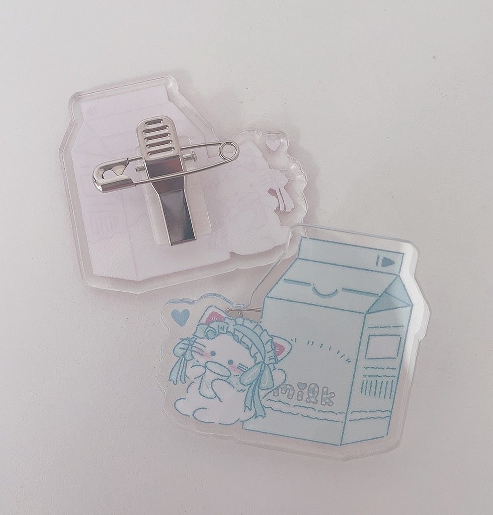 おめかしにゃんことミルク アクリルバッジ