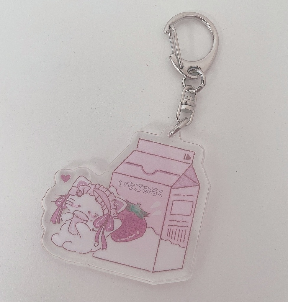 おめかしにゃんこといちごみるく アクキー