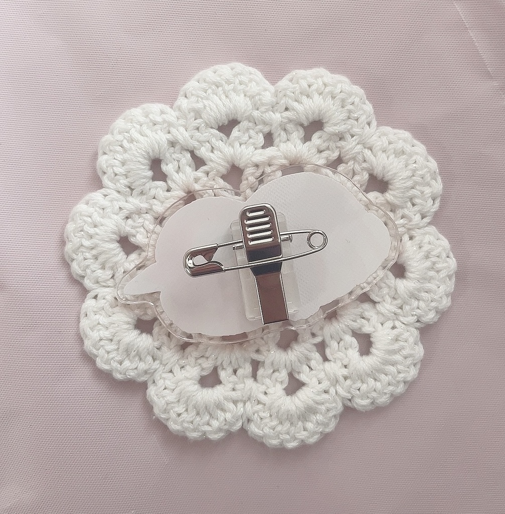 おねんねレッサーちゃんのアクリルバッジ