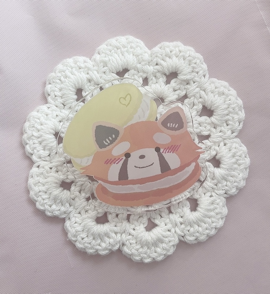レッサーちゃんのマカロン アクリルバッジ