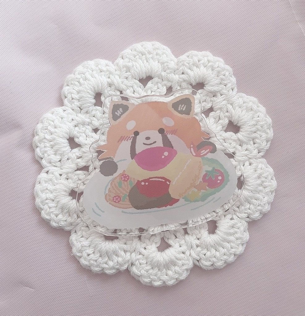 大人様ランチとレッサーちゃんのアクリルバッジ
