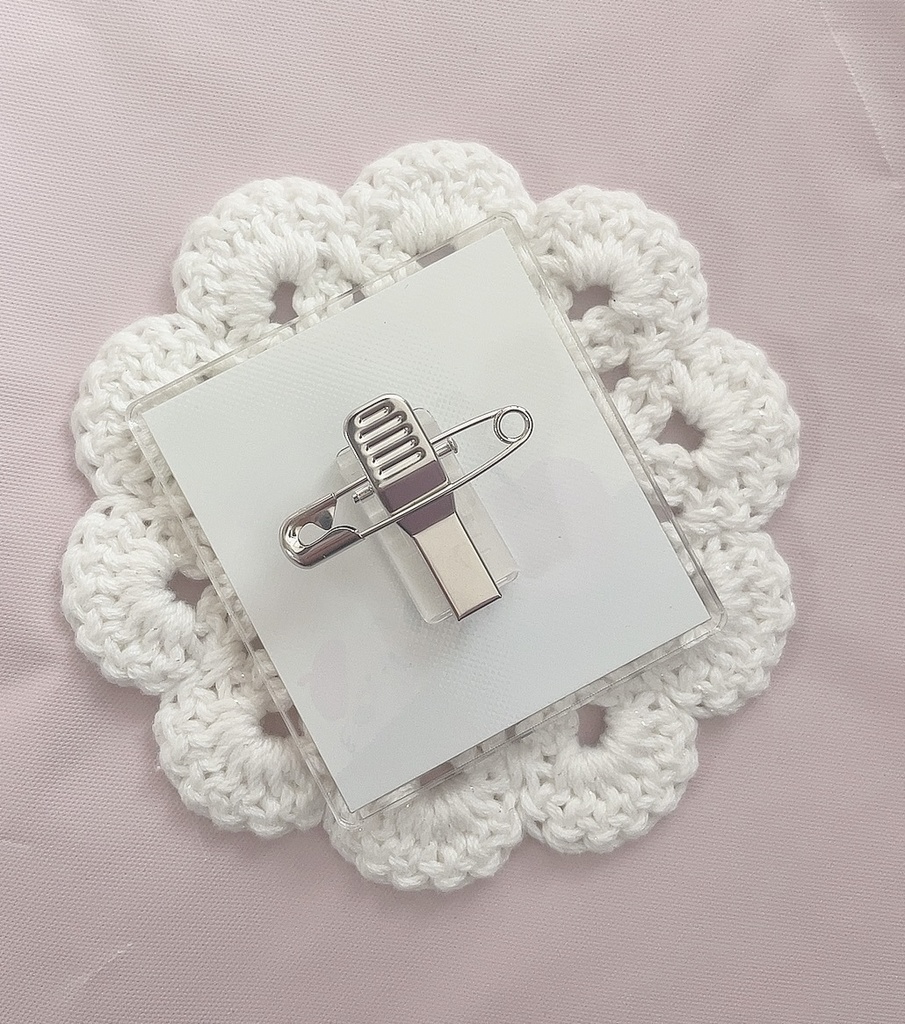 食欲の。芸術の。秋 アクリルバッジ