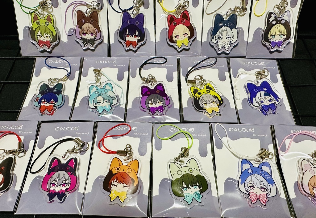 にゃんでぃば -アクリルチャームとハーフカットシール-