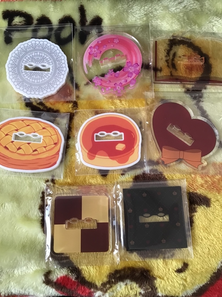 (匿名配送)ミロアクリルキーホルダー