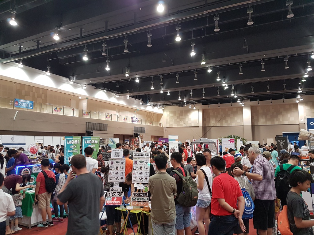 Maker Faire Singapore 2018 (3D 360度動画)