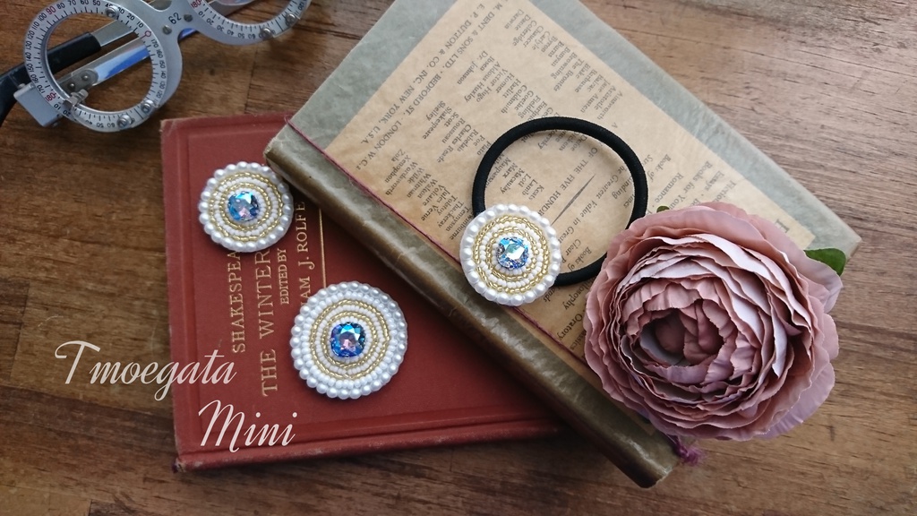 ミニビーズ刺繍のヘアゴム