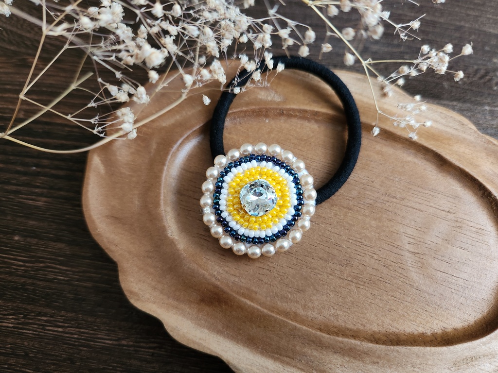 ミニビーズ刺繍のヘアゴム