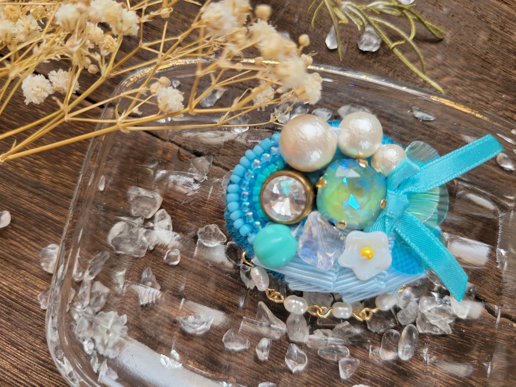 宝石箱ブローチ