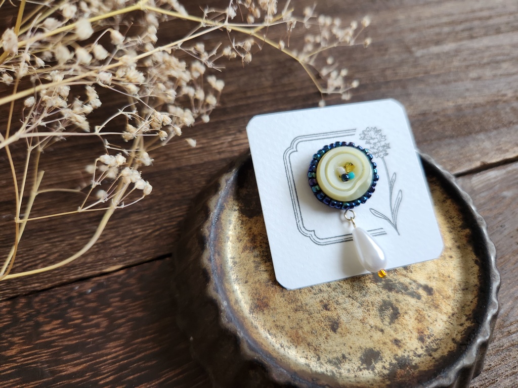 ボタンブローチ2