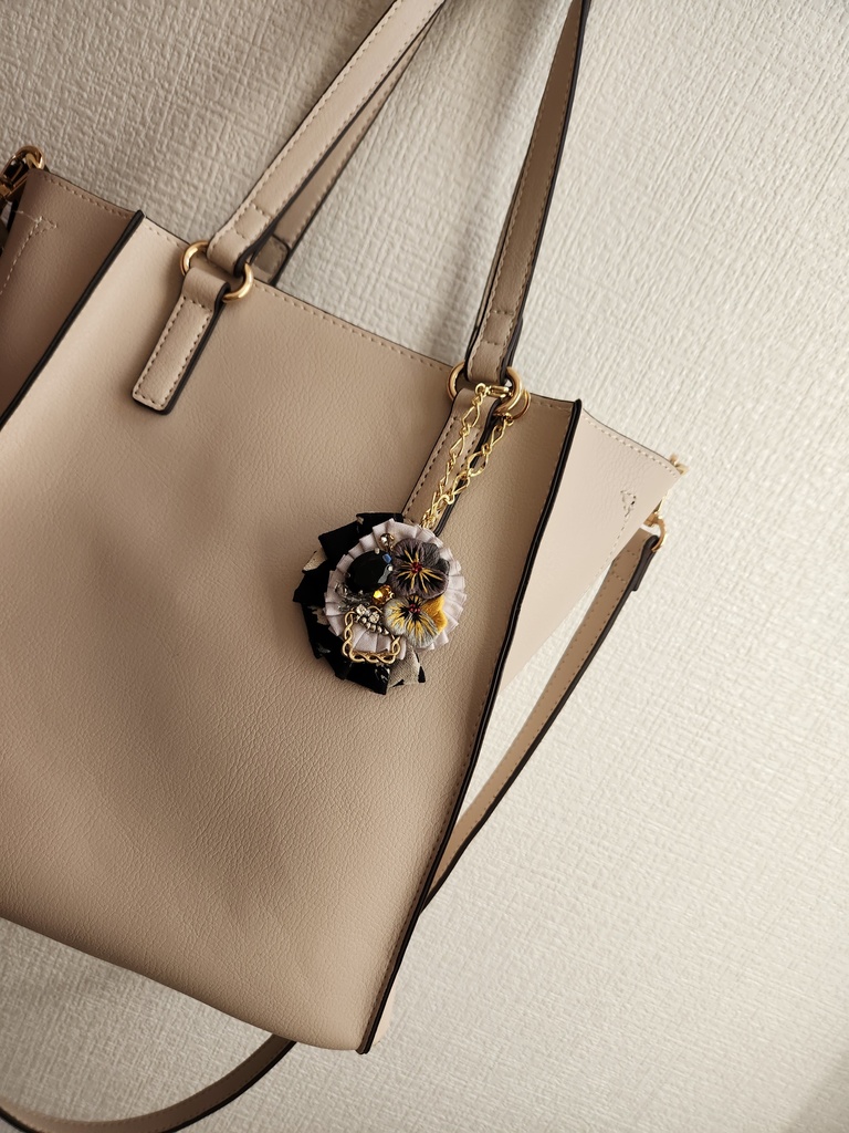 ビオラ*バッグチャーム