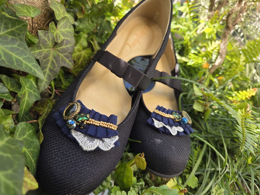 フリルのシューズクリップ