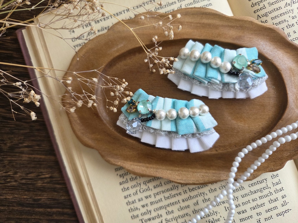 フリルのシューズクリップ