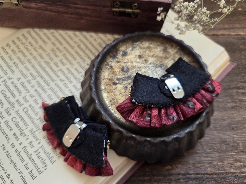 フリルのシューズクリップ