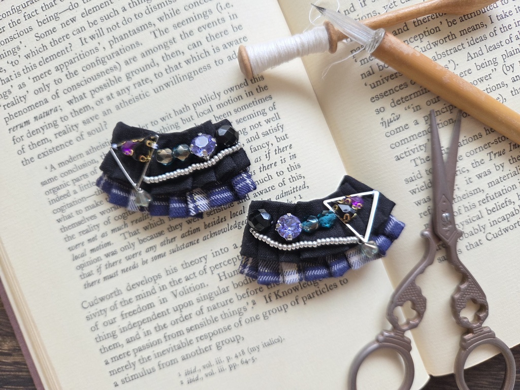 フリルのシューズクリップ