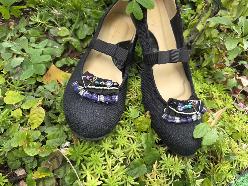 フリルのシューズクリップ