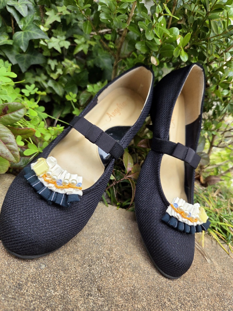 フリルのシューズクリップ