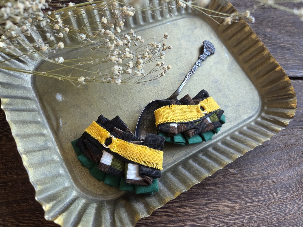 フリルのシューズクリップ