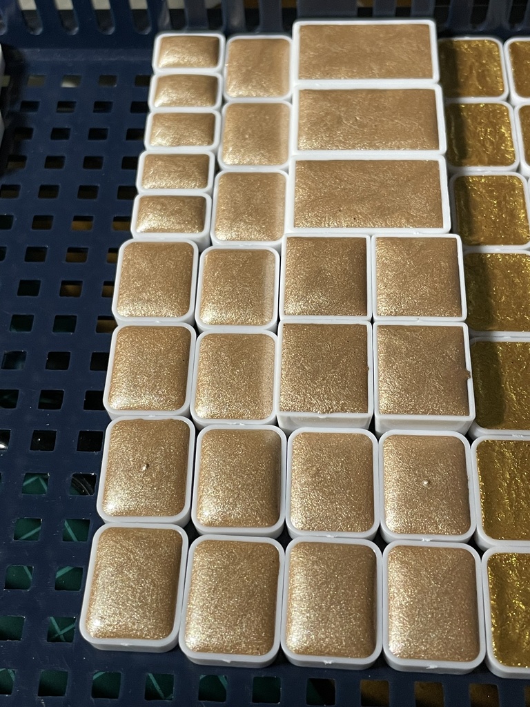 【A】シャンパンゴールド