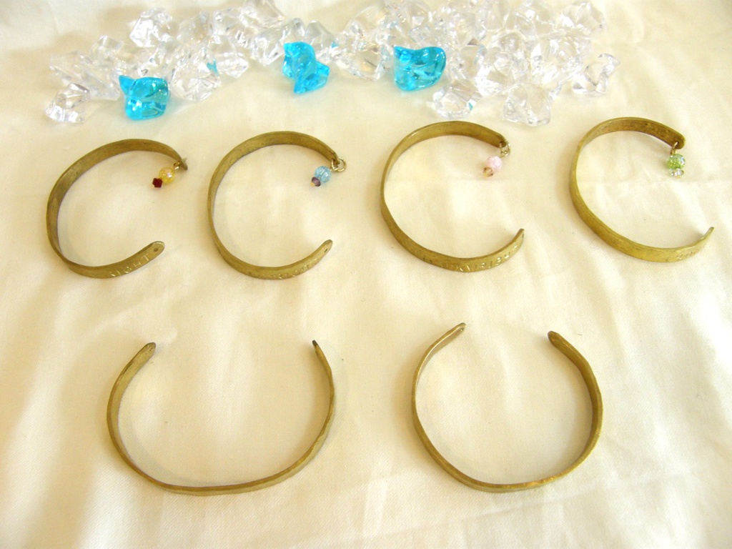 【受注生産】キャラの名前刻印入り真鍮バングル