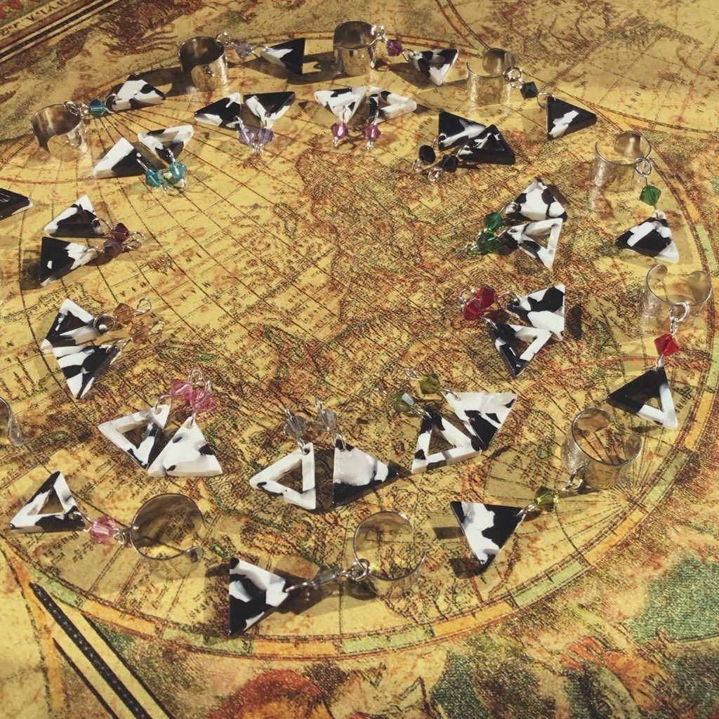 【JG】小さな三角とスワロの耳飾り