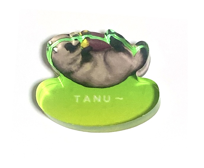 お芋もぐもぐたぬきのアクリルブロック