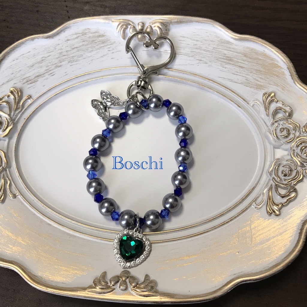 aknkイメージチャームキーホルダー