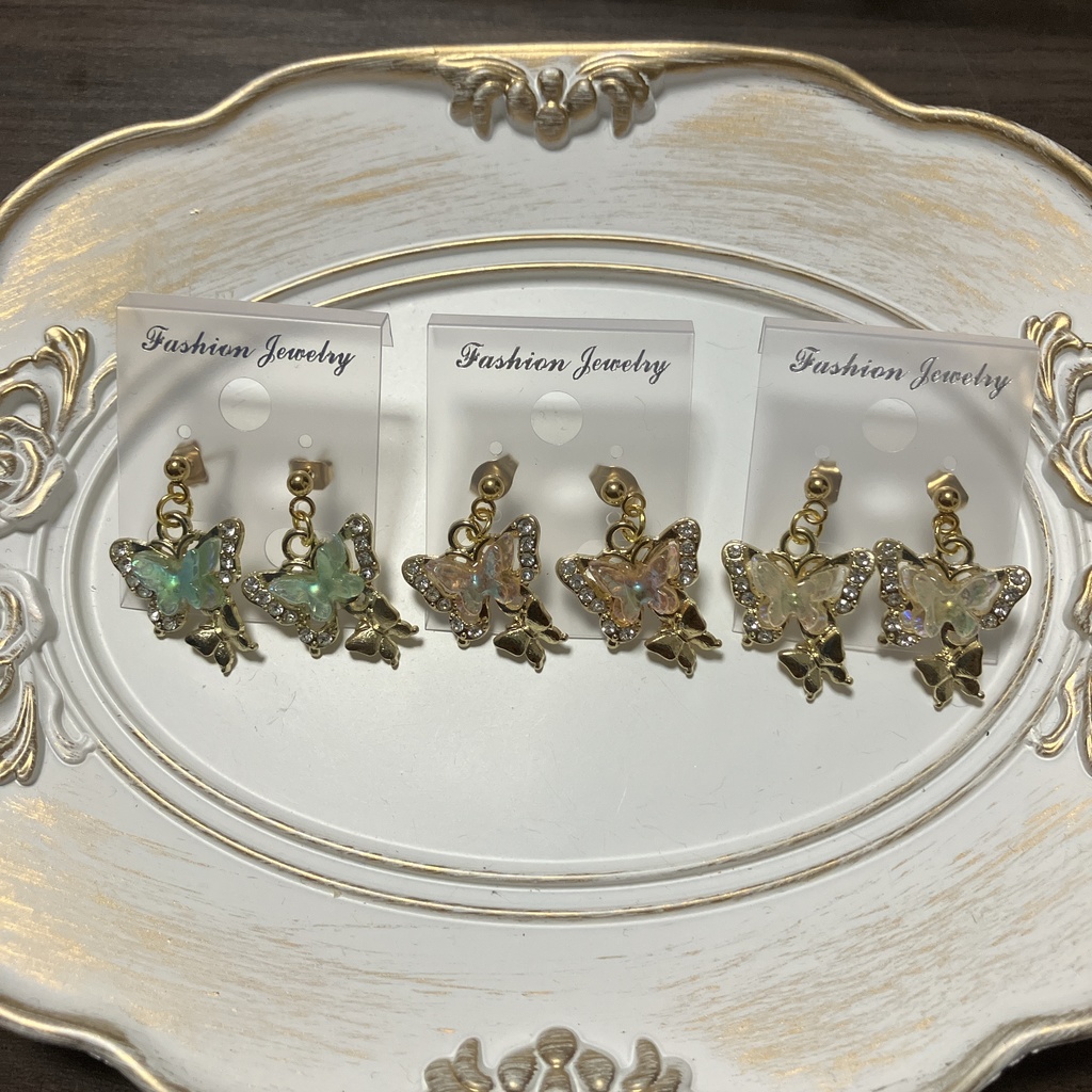 aknkイメージ🦋イヤーアクセサリーー