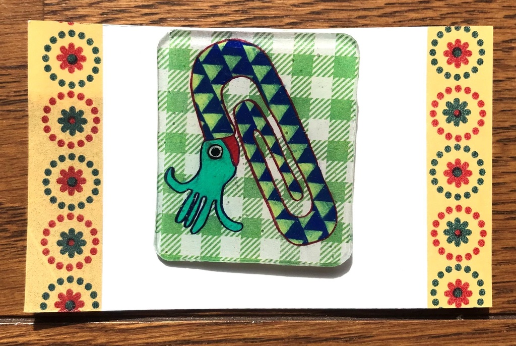 古生物ブローチ