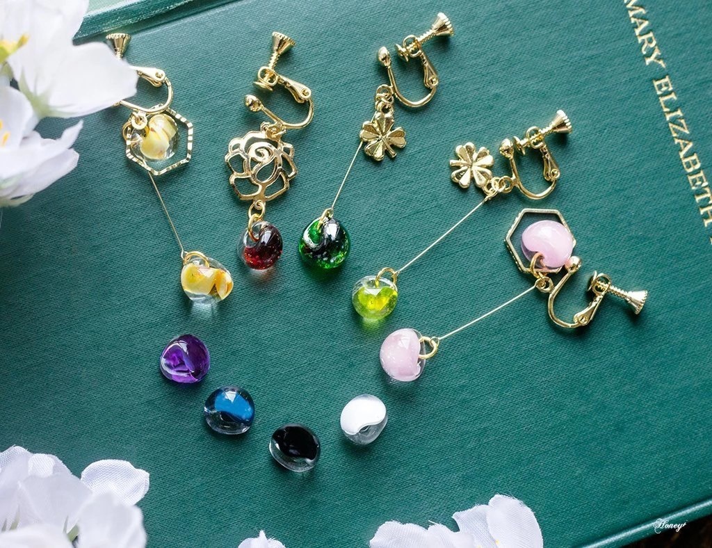 イギリスの薔薇のドロップピアス(イヤリング)