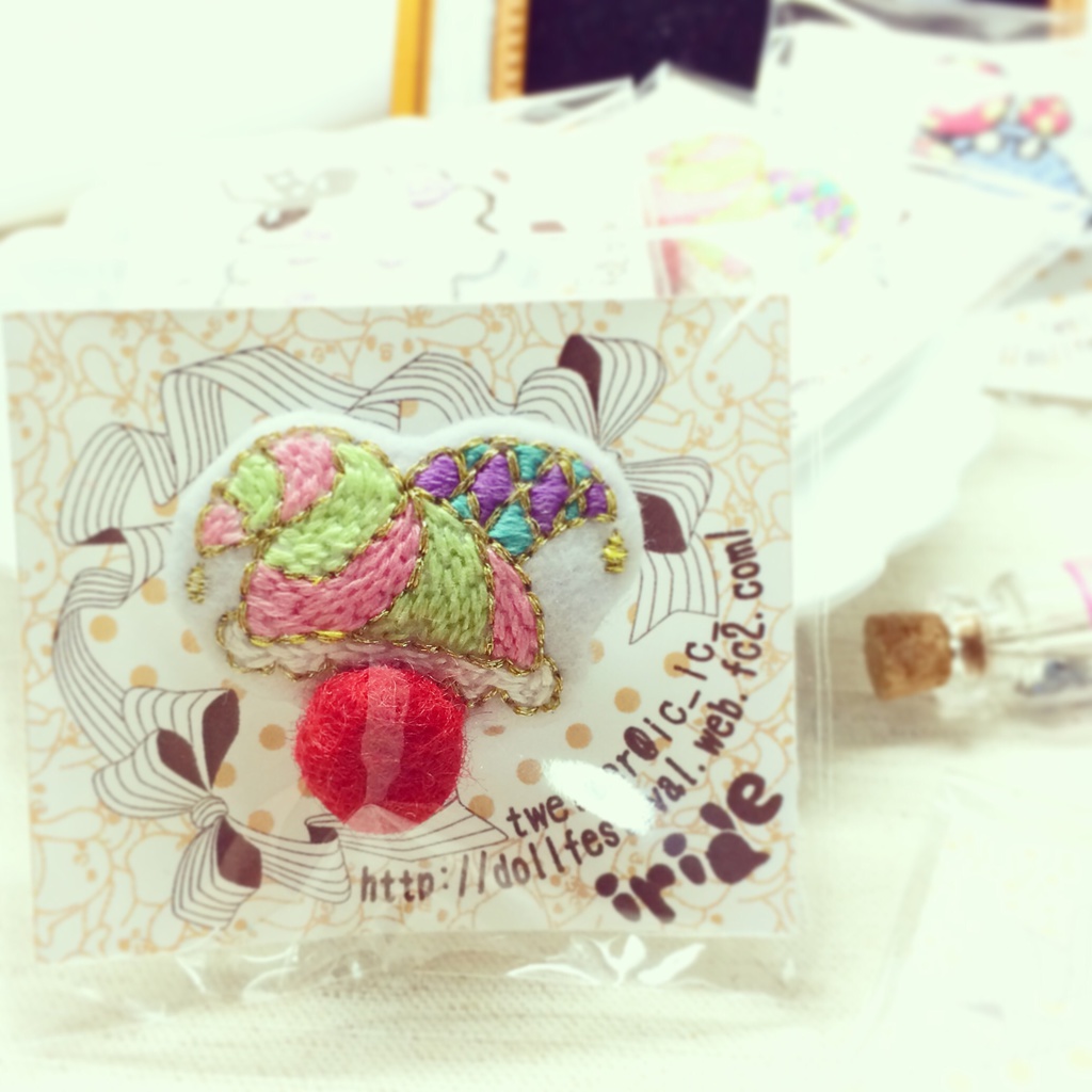 刺繍ブローチ　ピエロ