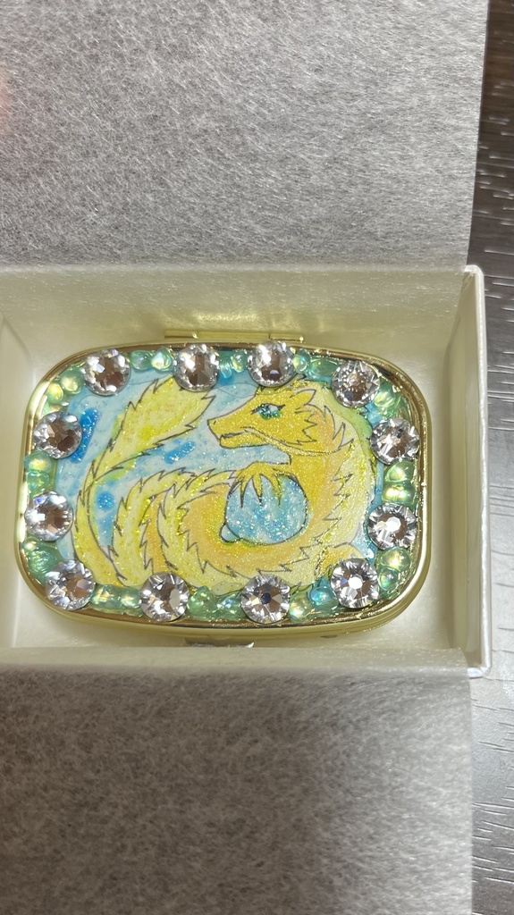 キラキラ金龍の小物入れ