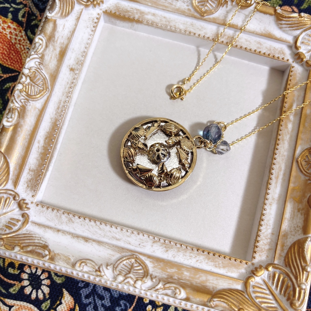 新作チェコガラスボタンネックレス