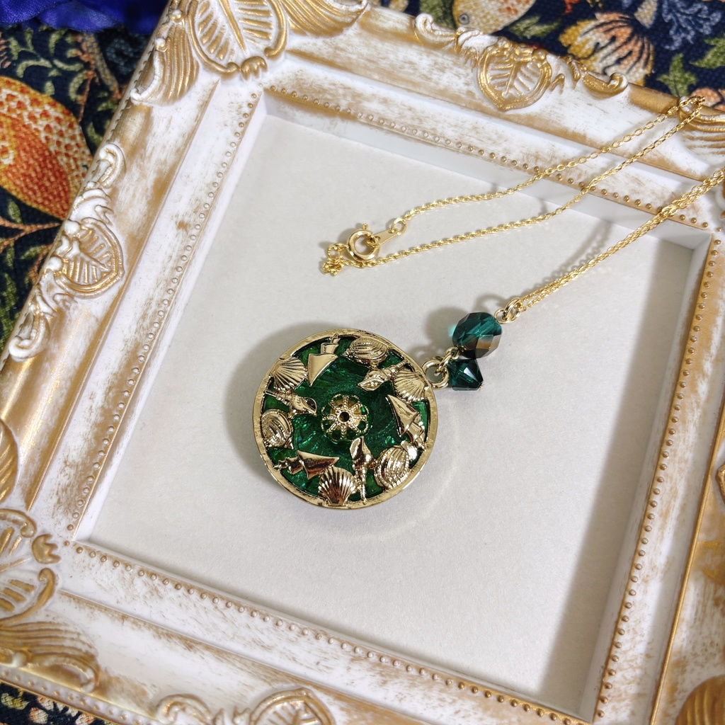 新作チェコガラスボタンネックレス