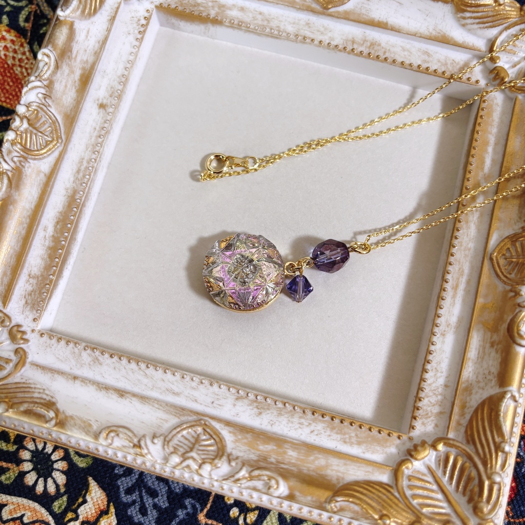 新作チェコガラスボタンネックレス