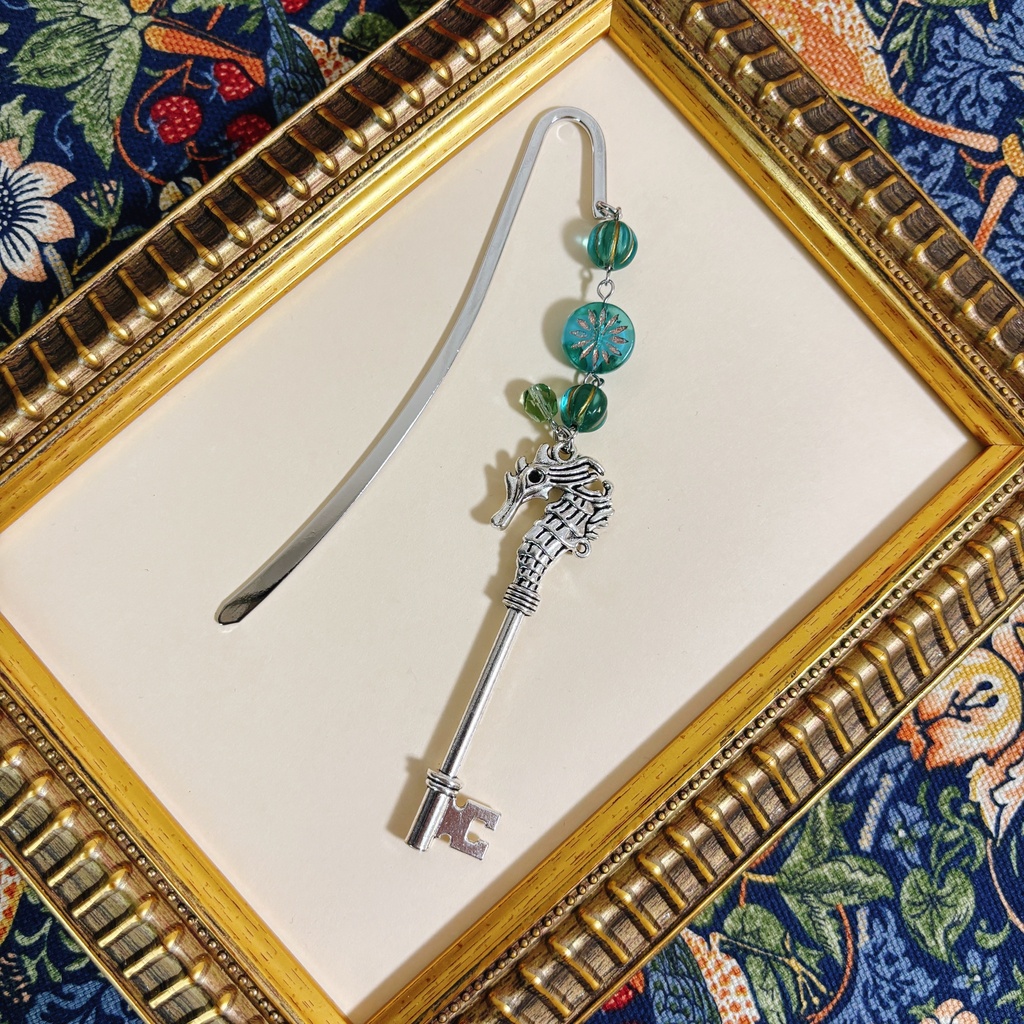 アンティークキーのブックマーカー