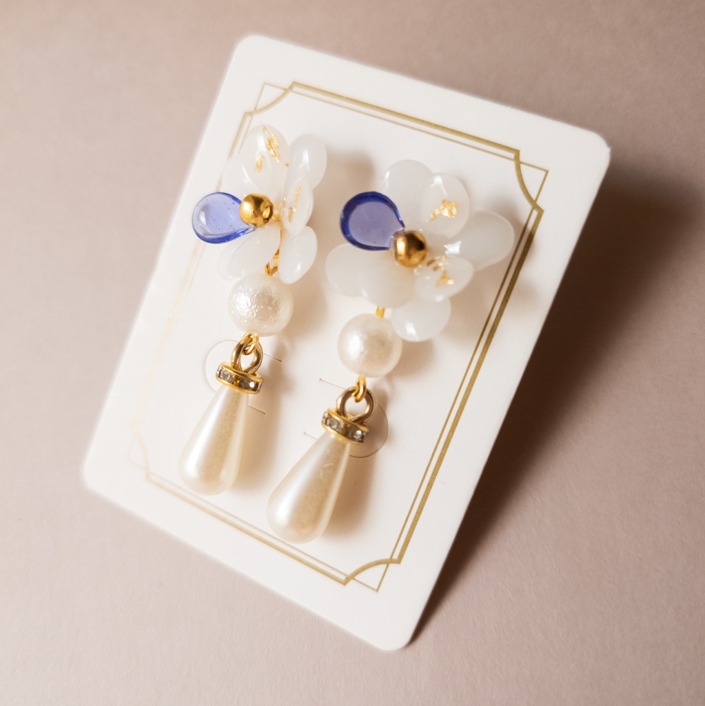 立体フラワーピアス