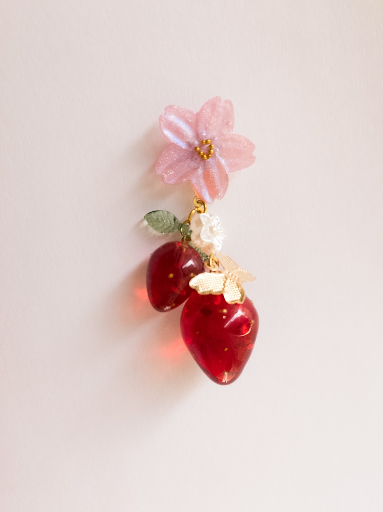 ぬいアクセサリー【桜といちごのチャーム】