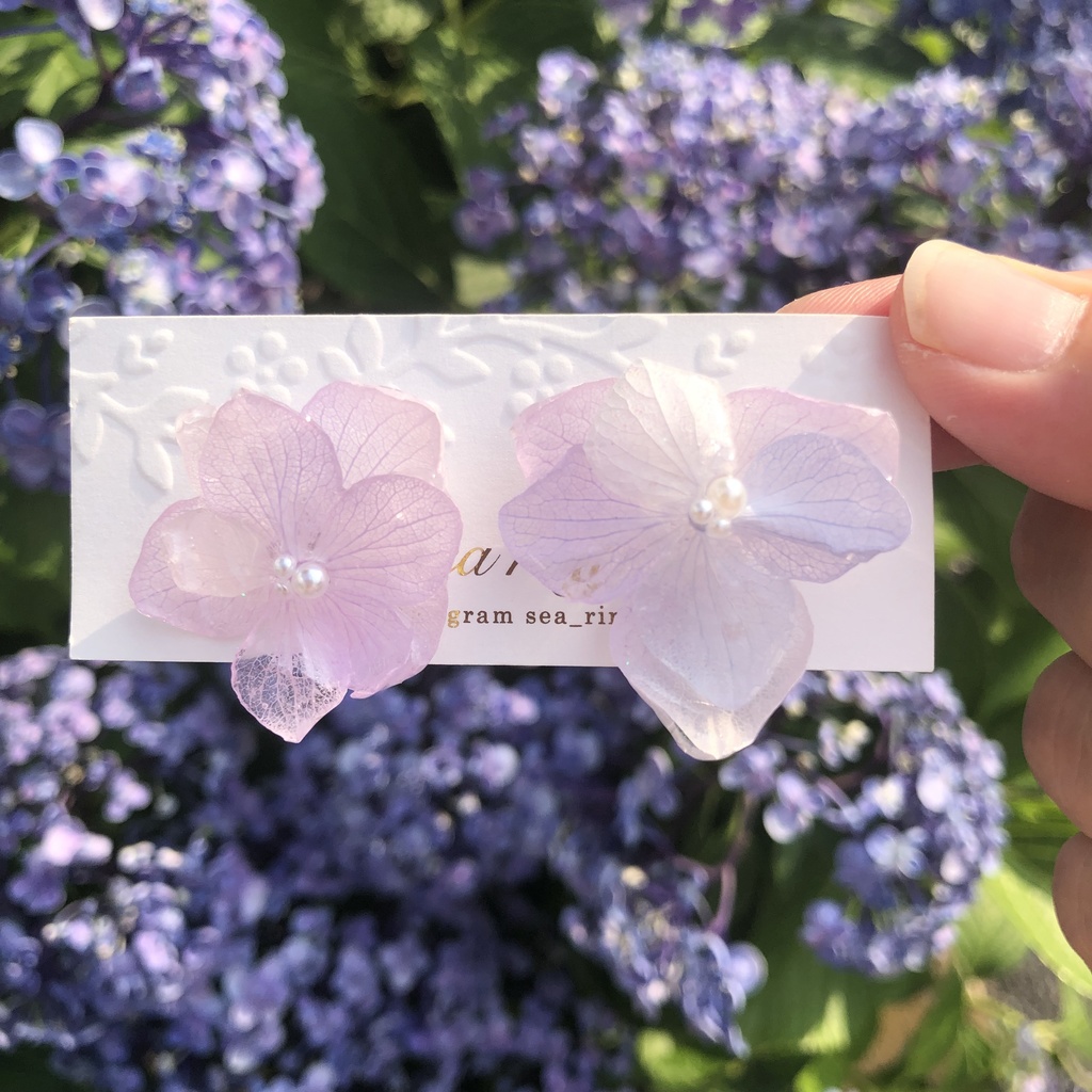 no.4 淡藤色の紫陽花ピアス 紫陽花 淡色 パープル レジンピアス ハンドメイドピアス