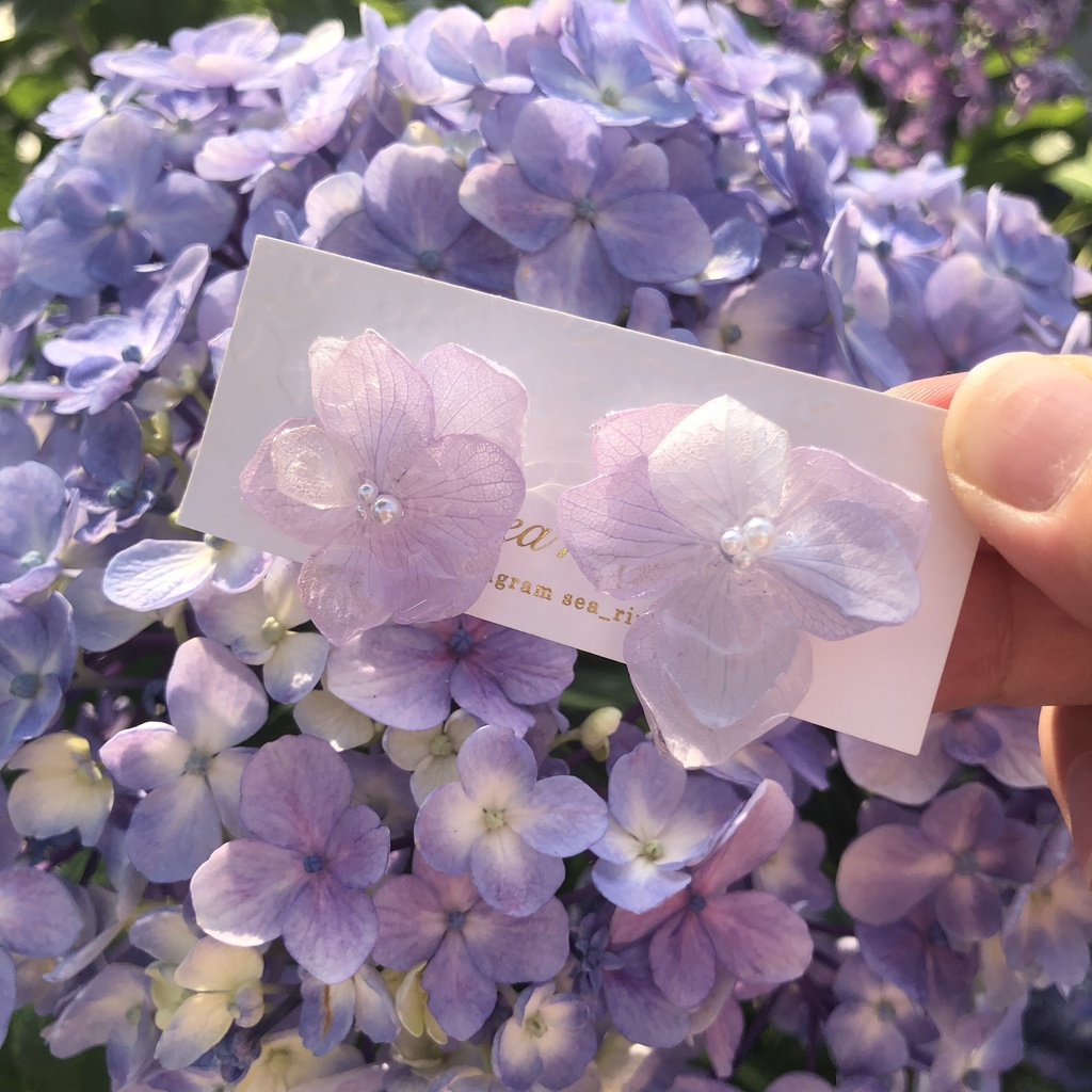 no.4 淡藤色の紫陽花ピアス 紫陽花 淡色 パープル レジンピアス ハンドメイドピアス