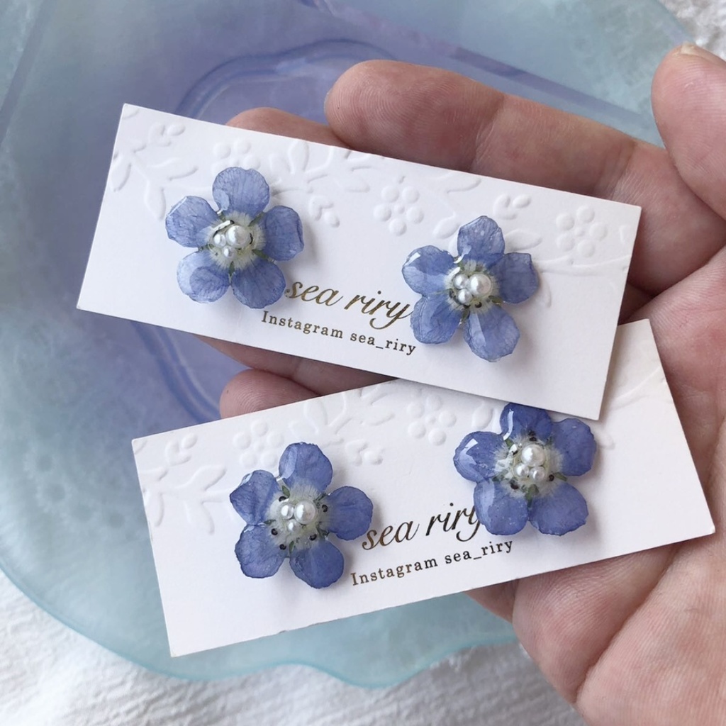 no.6 再販 ネモフィラのピアス フラワーピアス 1粒ピアス ドライフラワー ブルー レジンピアス ハンドメイドピアス