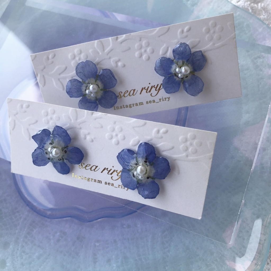 no.6 再販 ネモフィラのピアス フラワーピアス 1粒ピアス ドライフラワー ブルー レジンピアス ハンドメイドピアス