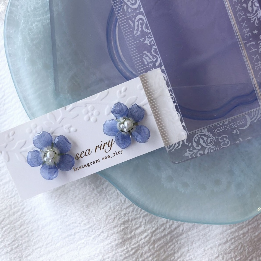 no.6 再販 ネモフィラのピアス フラワーピアス 1粒ピアス ドライフラワー ブルー レジンピアス ハンドメイドピアス