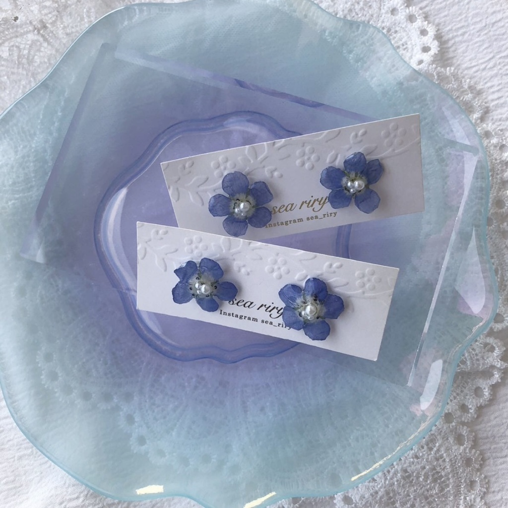 no.6 再販 ネモフィラのピアス フラワーピアス 1粒ピアス ドライフラワー ブルー レジンピアス ハンドメイドピアス