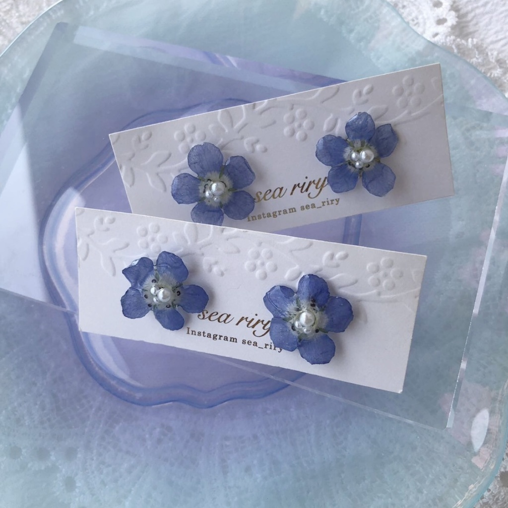 no.6 再販 ネモフィラのピアス フラワーピアス 1粒ピアス ドライフラワー ブルー レジンピアス ハンドメイドピアス