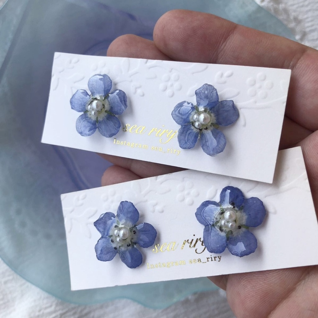 no.6 再販 ネモフィラのピアス フラワーピアス 1粒ピアス ドライフラワー ブルー レジンピアス ハンドメイドピアス