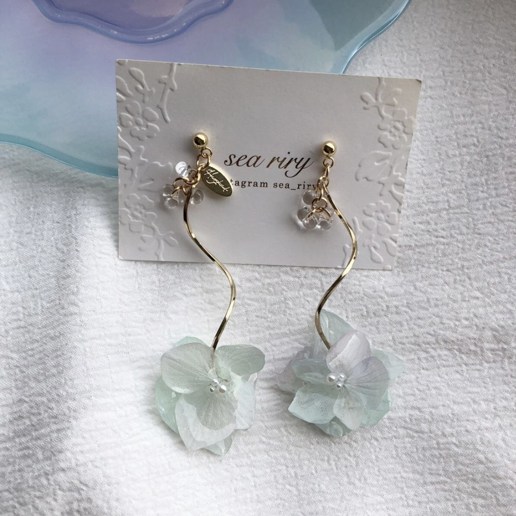 no.11 シャーベットカラーの紫陽花のゆらゆらピアス ドライフラワー あじさい レジンピアス ハンドメイドピアス